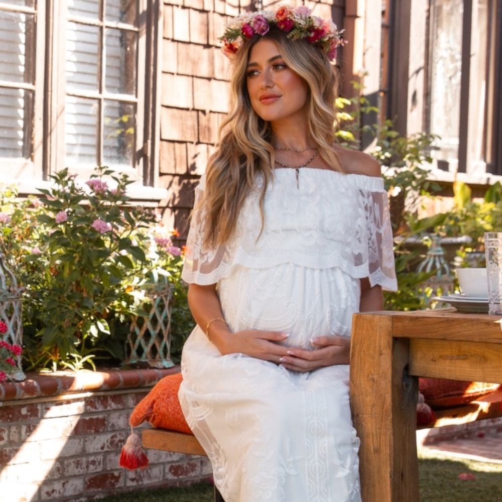 New*Pink Blush Lace Off Shoulder 🌺host pick🌺